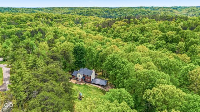 6804 Erika Lane, Nashville, IN 47448