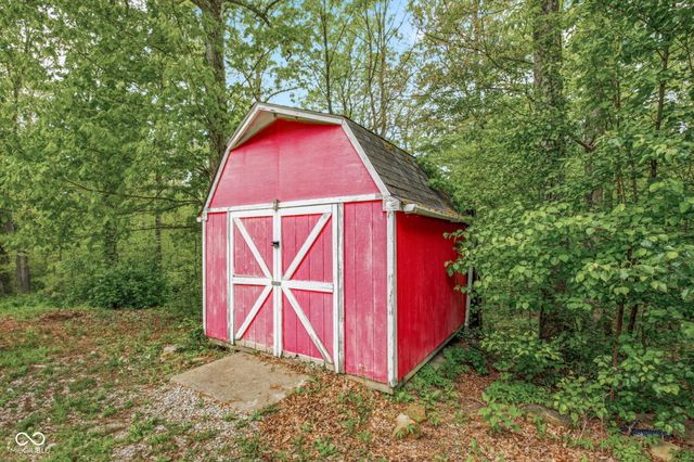 6804 Erika Lane, Nashville, IN 47448