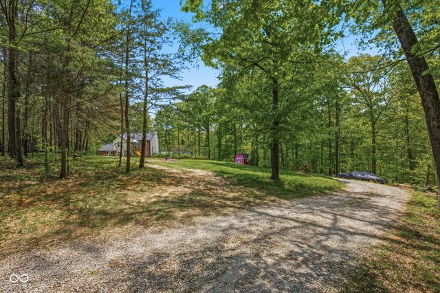 6804 Erika Lane, Nashville, IN 47448