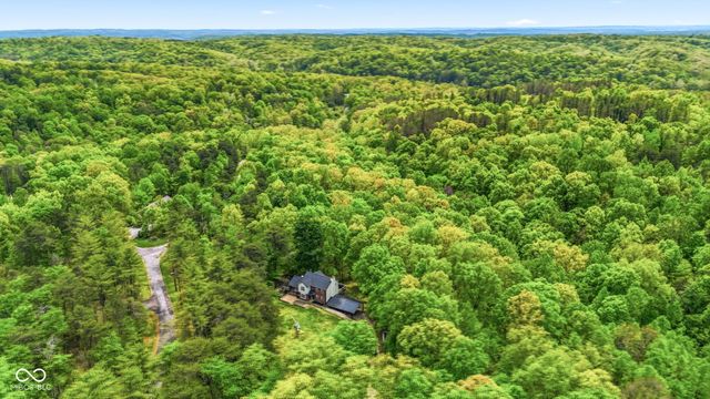 6804 Erika Lane, Nashville, IN 47448