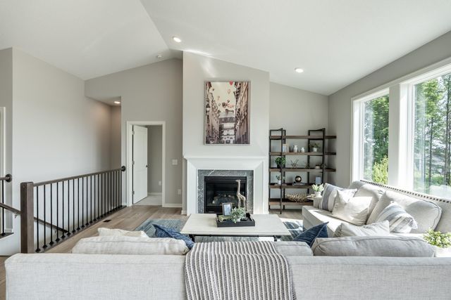 9184 62nd Street S, Cottage Grove, MN 55016