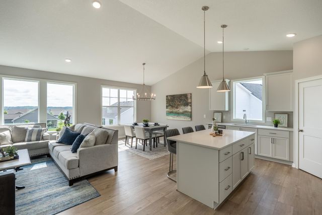 9184 62nd Street S, Cottage Grove, MN 55016