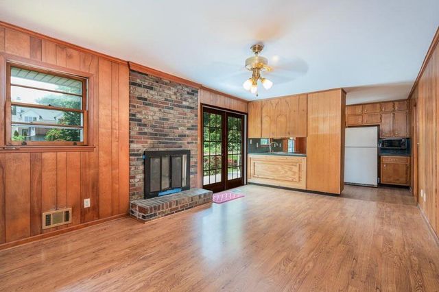 3854 Ridgewood SE Drive, Smyrna, GA 30080