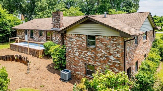 3854 Ridgewood SE Drive, Smyrna, GA 30080
