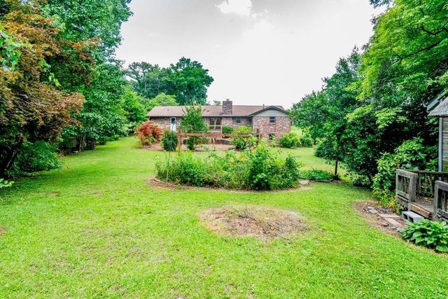 3854 Ridgewood SE Drive, Smyrna, GA 30080