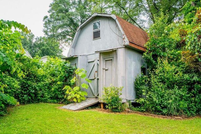 3854 Ridgewood SE Drive, Smyrna, GA 30080