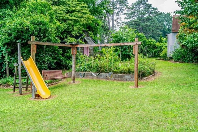 3854 Ridgewood SE Drive, Smyrna, GA 30080