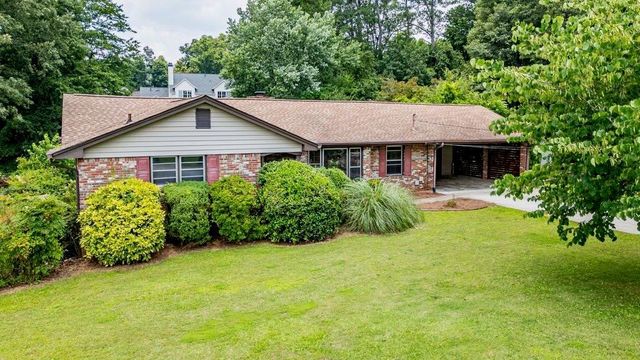 3854 Ridgewood SE Drive, Smyrna, GA 30080