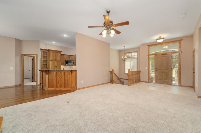 403 N Bailey Mae Ct, Valley Center, KS 67147