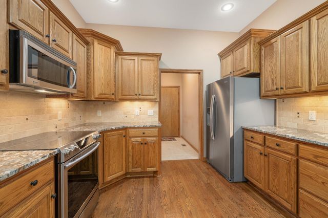 403 N Bailey Mae Ct, Valley Center, KS 67147