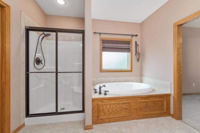 403 N Bailey Mae Ct, Valley Center, KS 67147