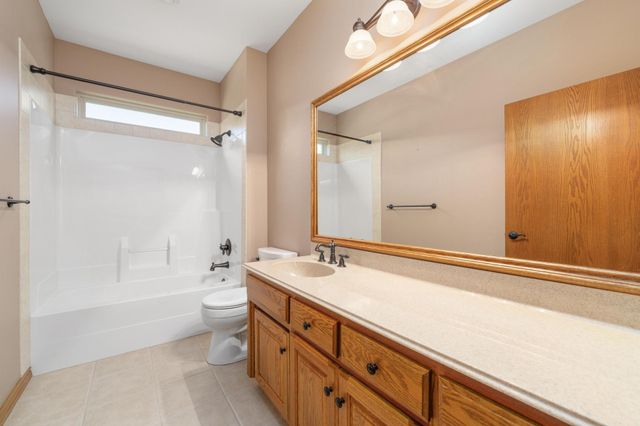 403 N Bailey Mae Ct, Valley Center, KS 67147