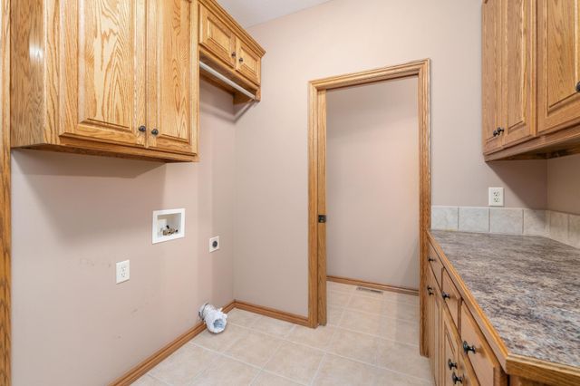 403 N Bailey Mae Ct, Valley Center, KS 67147