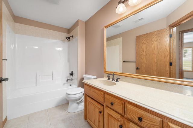 403 N Bailey Mae Ct, Valley Center, KS 67147