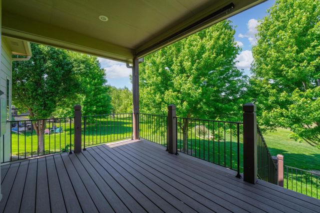 403 N Bailey Mae Ct, Valley Center, KS 67147