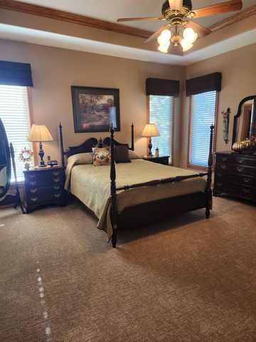 403 N Bailey Mae Ct, Valley Center, KS 67147