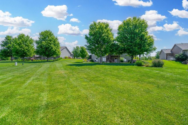 403 N Bailey Mae Ct, Valley Center, KS 67147