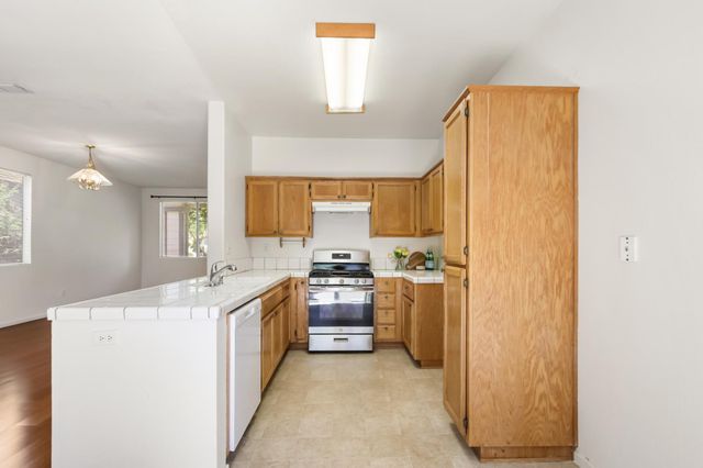 11348 Sabalo Ct, Gold River, CA 95670