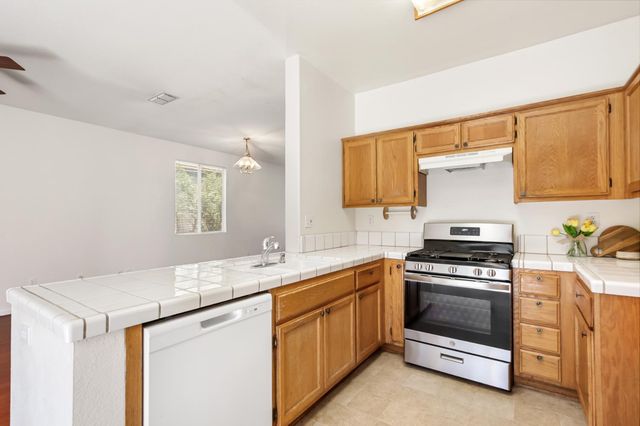 11348 Sabalo Ct, Gold River, CA 95670