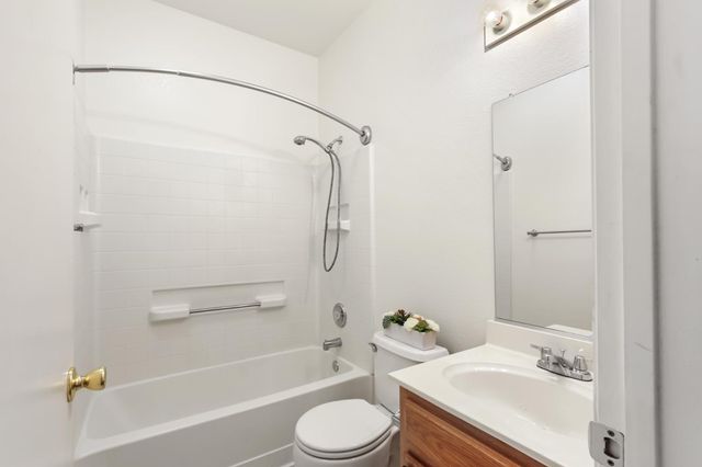 11348 Sabalo Ct, Gold River, CA 95670