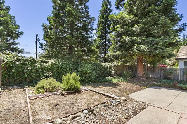 11348 Sabalo Ct, Gold River, CA 95670