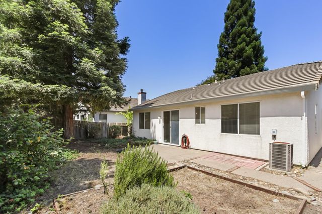 11348 Sabalo Ct, Gold River, CA 95670