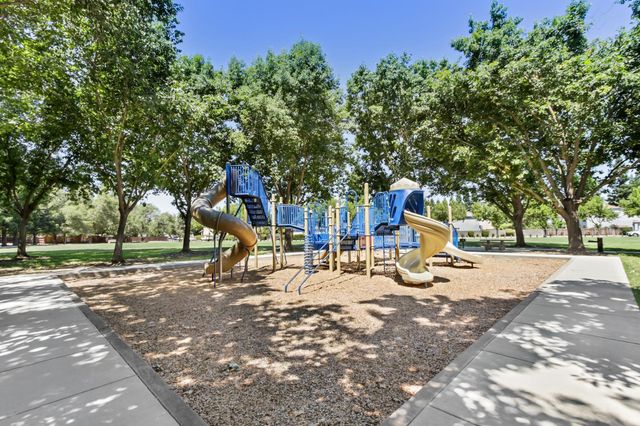 11348 Sabalo Ct, Gold River, CA 95670