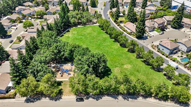 11348 Sabalo Ct, Gold River, CA 95670