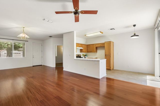 11348 Sabalo Ct, Gold River, CA 95670