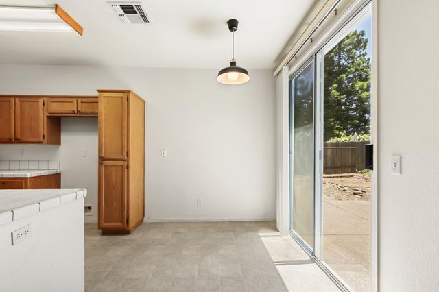 11348 Sabalo Ct, Gold River, CA 95670