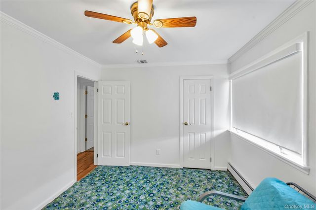 23 Carpenter Lane, Hauppauge, NY 11788