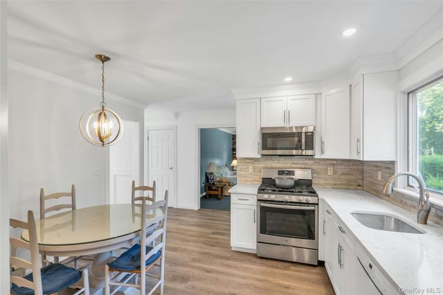 23 Carpenter Lane, Hauppauge, NY 11788