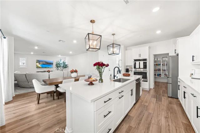 16680 Island Oak, Fontana, CA 92336