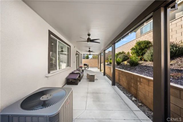 16680 Island Oak, Fontana, CA 92336