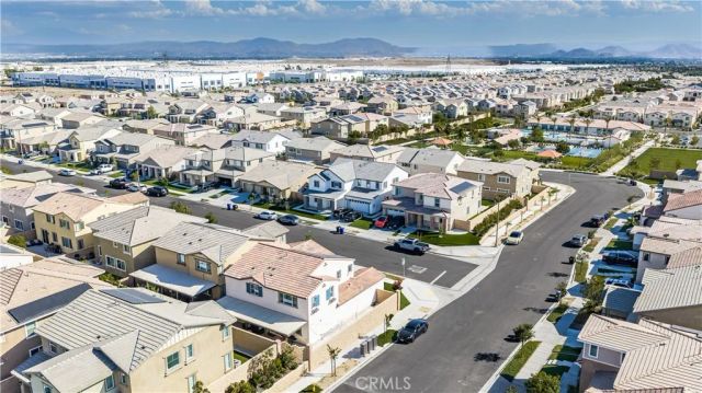 16680 Island Oak, Fontana, CA 92336