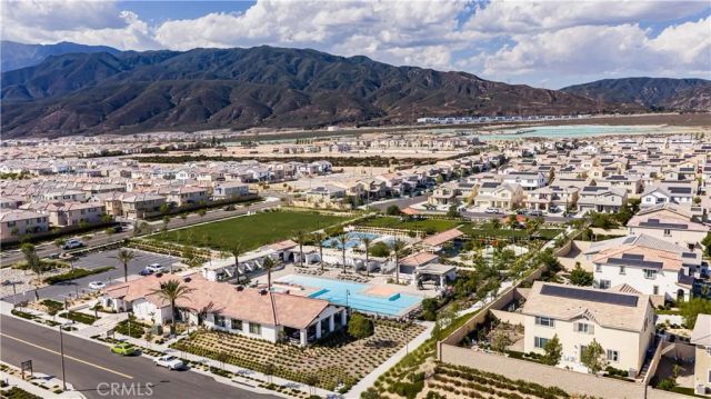 16680 Island Oak, Fontana, CA 92336