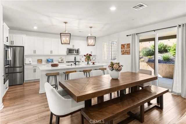 16680 Island Oak, Fontana, CA 92336