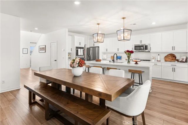 16680 Island Oak, Fontana, CA 92336