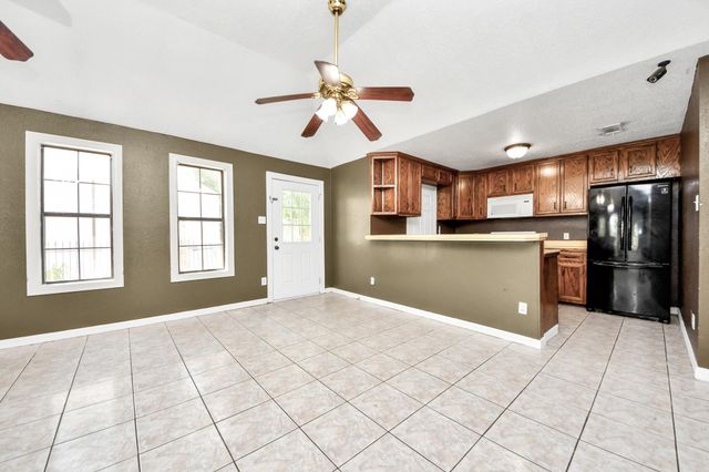 110 Denham Avenue, Pasadena, TX 77506