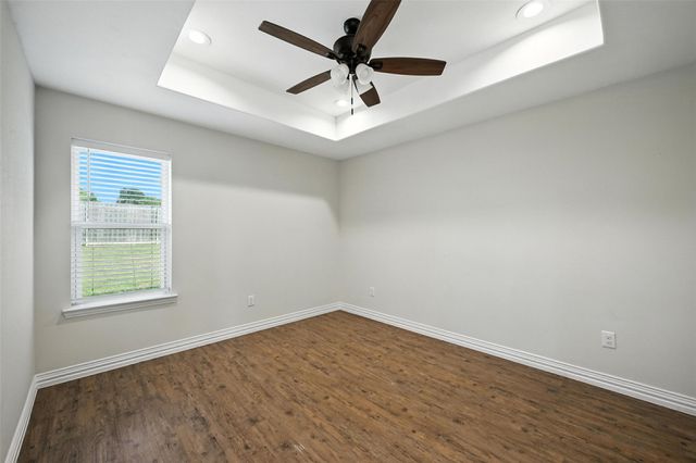 913 N Barrett Avenue, Denison, TX 75020