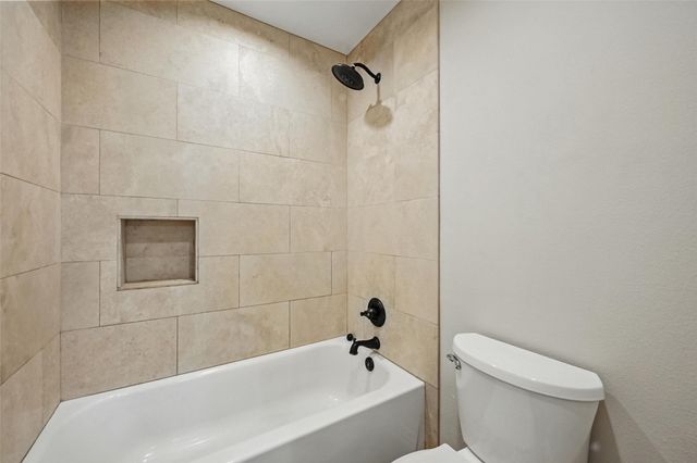 913 N Barrett Avenue, Denison, TX 75020