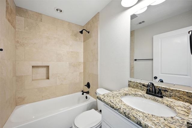 913 N Barrett Avenue, Denison, TX 75020