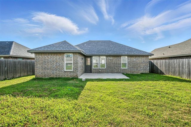913 N Barrett Avenue, Denison, TX 75020