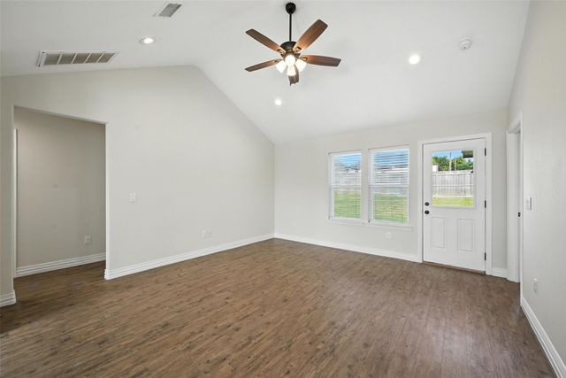 913 N Barrett Avenue, Denison, TX 75020