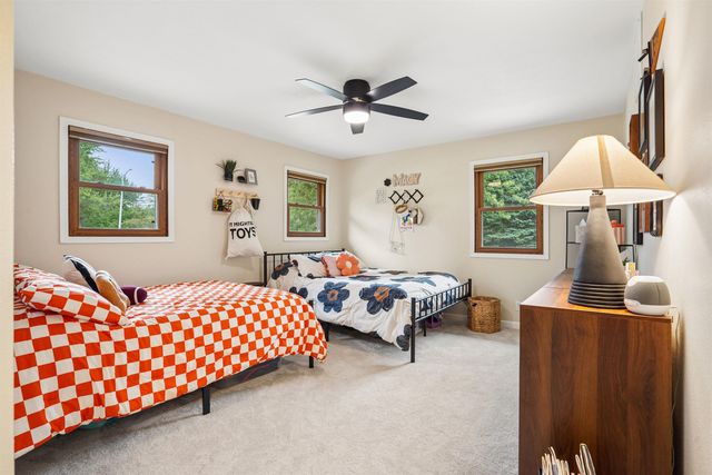 811 Oak Park Boulevard, Cedar Falls, IA 50613