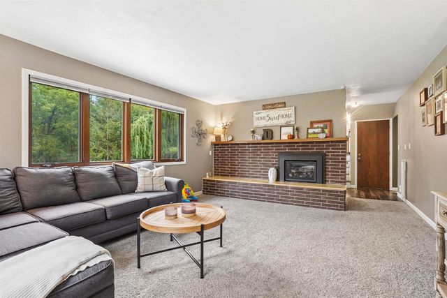 811 Oak Park Boulevard, Cedar Falls, IA 50613