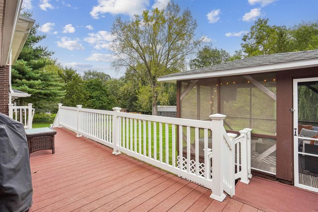 811 Oak Park Boulevard, Cedar Falls, IA 50613