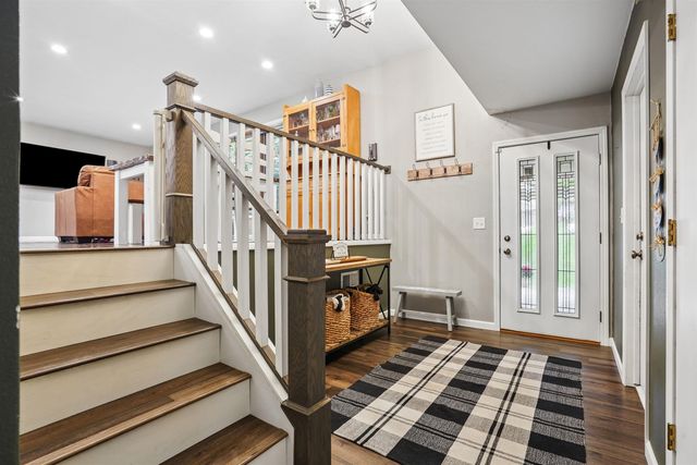 811 Oak Park Boulevard, Cedar Falls, IA 50613