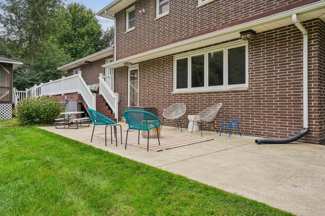811 Oak Park Boulevard, Cedar Falls, IA 50613