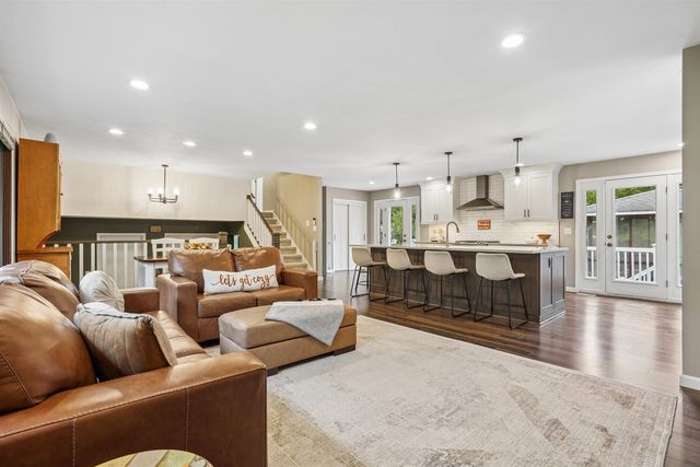 811 Oak Park Boulevard, Cedar Falls, IA 50613